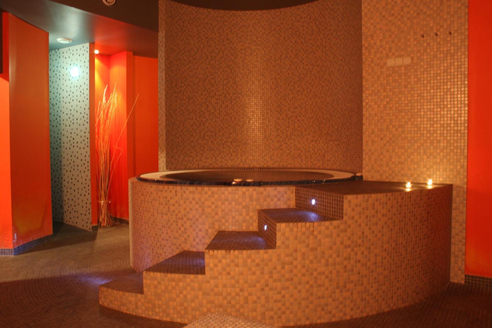 Hotel Terasa Frýdek-Místek Dış mekan fotoğraf