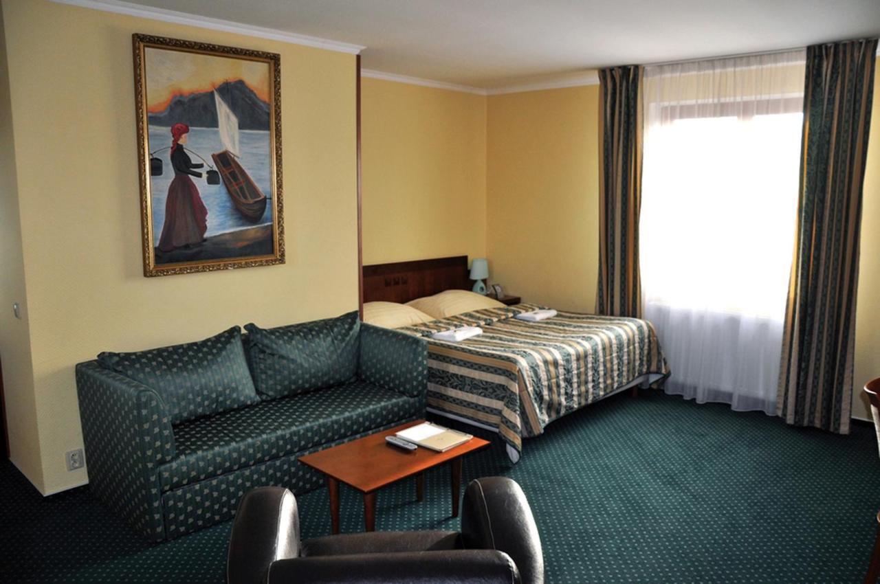 Hotel Terasa Frýdek-Místek Oda fotoğraf